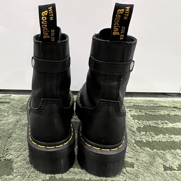 Women’s platform doc martens size 6US - Picture 5 of 5